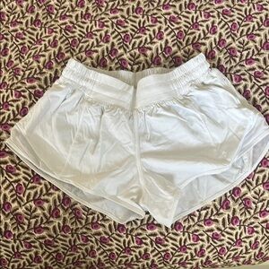 Lululemon Hotty Hot Shorts size 4 Reg